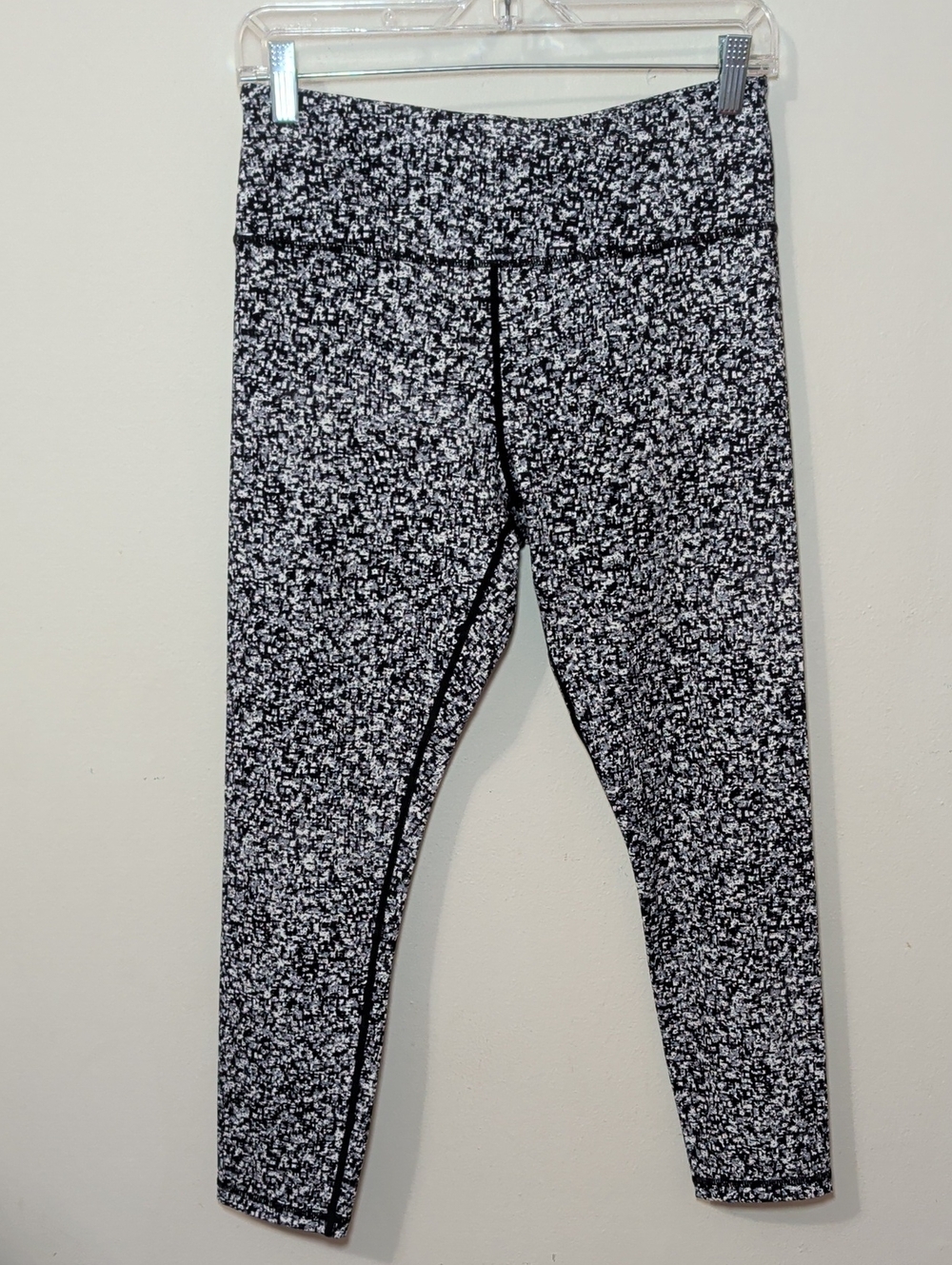 Zyia Black Mosaic Soft N Snug Leggings Gray White Gym Workout Women's Size 8-10